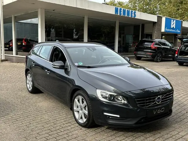 Photo 1 : Volvo V60 2016 Petrol