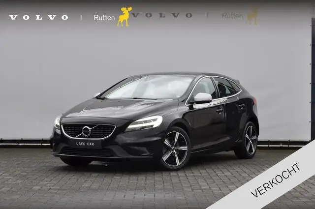 Photo 1 : Volvo V40 2019 Essence