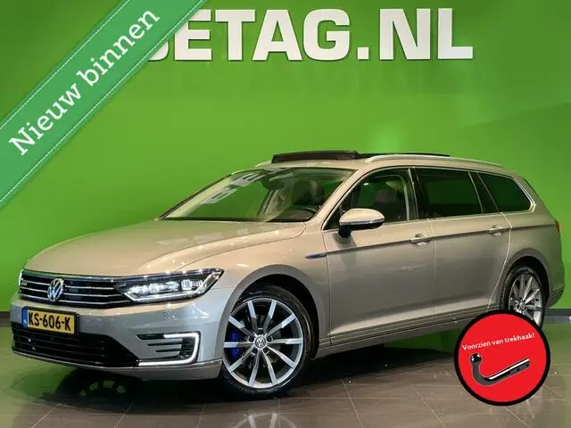 Photo 1 : Volkswagen Passat 2015 Hybrid