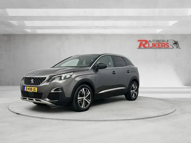 Photo 1 : Peugeot 3008 2019 Petrol