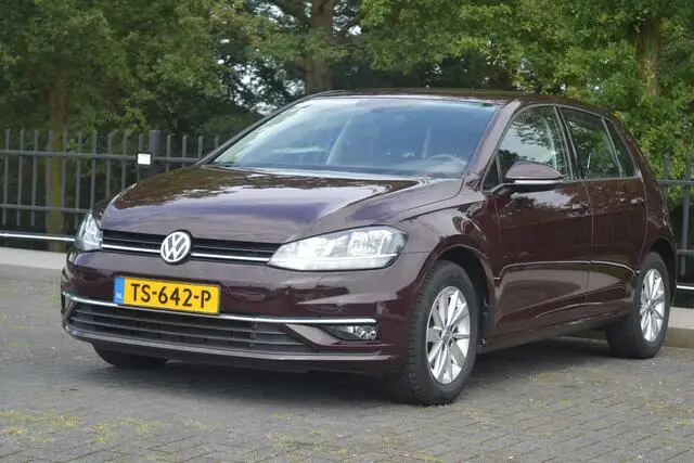 Photo 1 : Volkswagen Golf 2018 Petrol