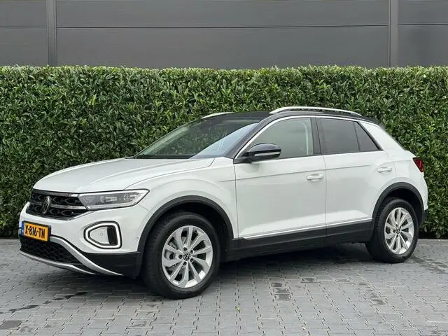 Photo 1 : Volkswagen T-roc 2023 Petrol