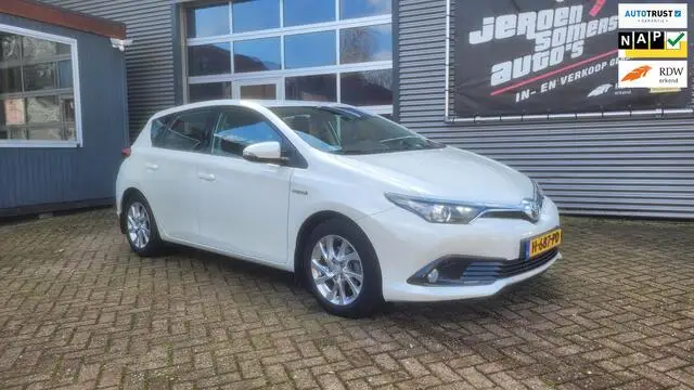 Photo 1 : Toyota Auris 2016 Hybrid