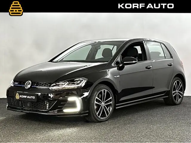 Photo 1 : Volkswagen Golf 2020 Hybride