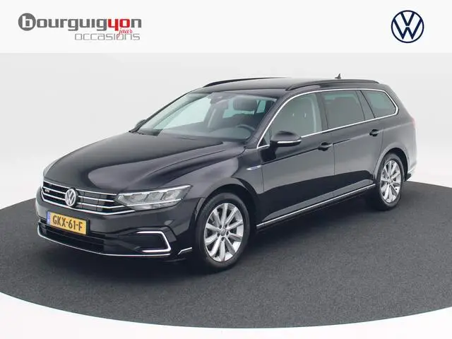 Photo 1 : Volkswagen Passat 2020 Hybrid