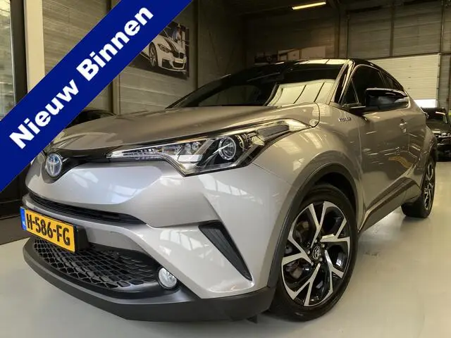 Photo 1 : Toyota C-hr 2017 Hybrid