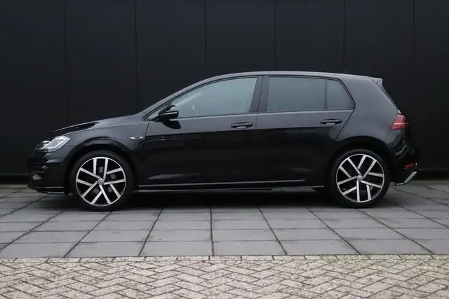 Photo 1 : Volkswagen Golf 2018 Essence