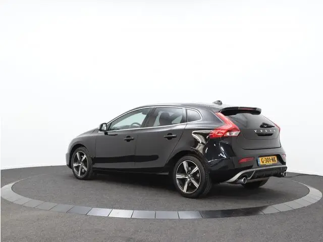 Photo 1 : Volvo V40 2019 Essence