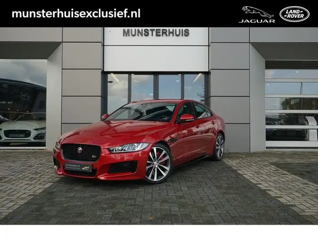 Photo 1 : Jaguar Xe 2018 Petrol