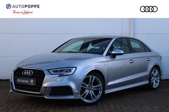 Photo 1 : Audi A3 2018 Petrol