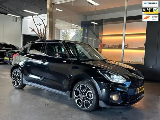 Photo 1 : Suzuki Swift 2021 Hybrid