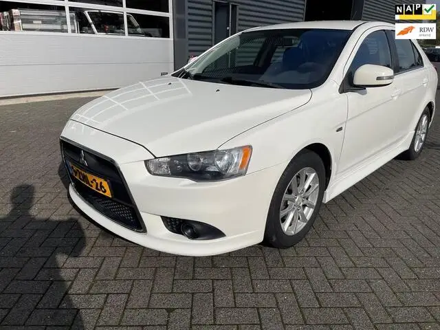 Photo 1 : Mitsubishi Lancer 2015 Petrol