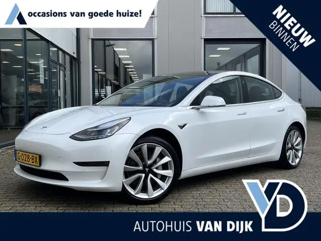 Photo 1 : Tesla Model 3 2019 Électrique