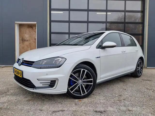 Photo 1 : Volkswagen Golf 2015 Hybrid