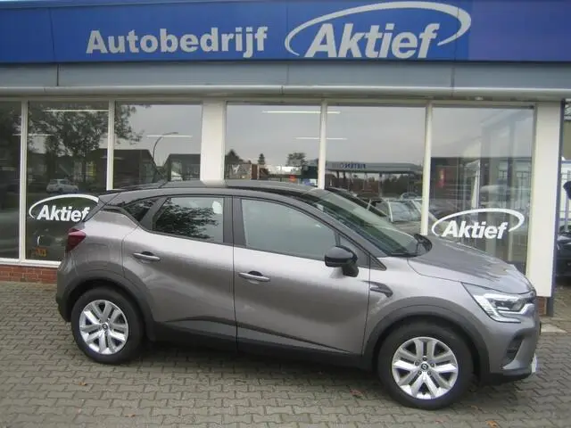 Photo 1 : Renault Captur 2023 Petrol