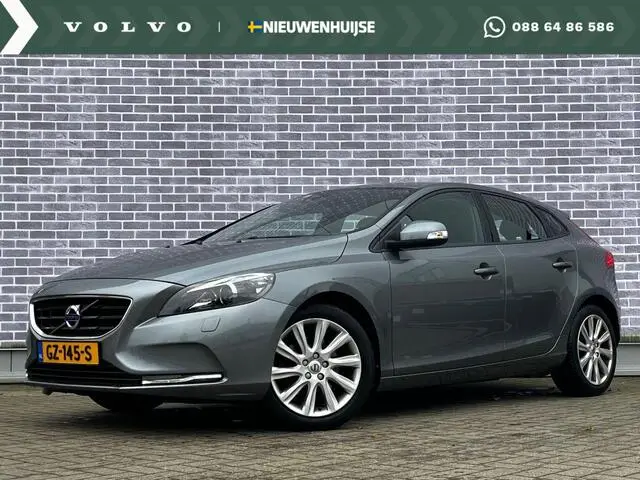 Photo 1 : Volvo V40 2015 Petrol