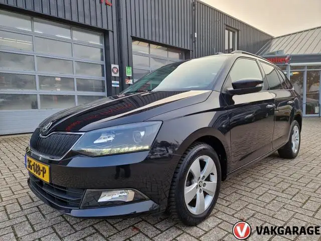 Photo 1 : Skoda Fabia 2018 Petrol