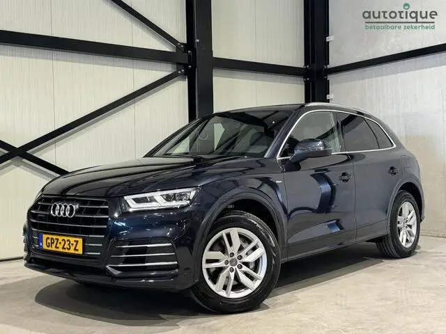 Photo 1 : Audi Q5 2020 Hybride