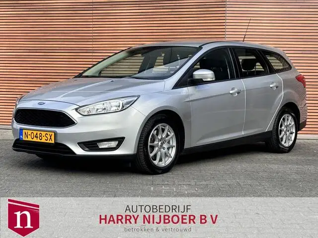 Photo 1 : Ford Focus 2015 Petrol