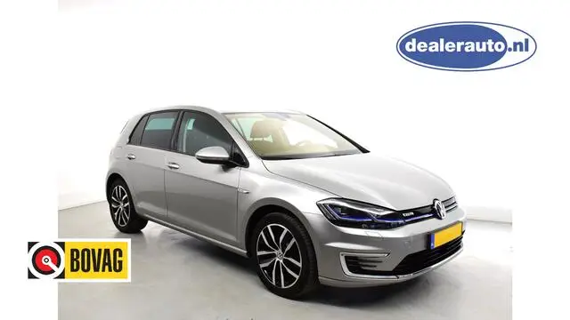 Photo 1 : Volkswagen Golf 2019 Électrique