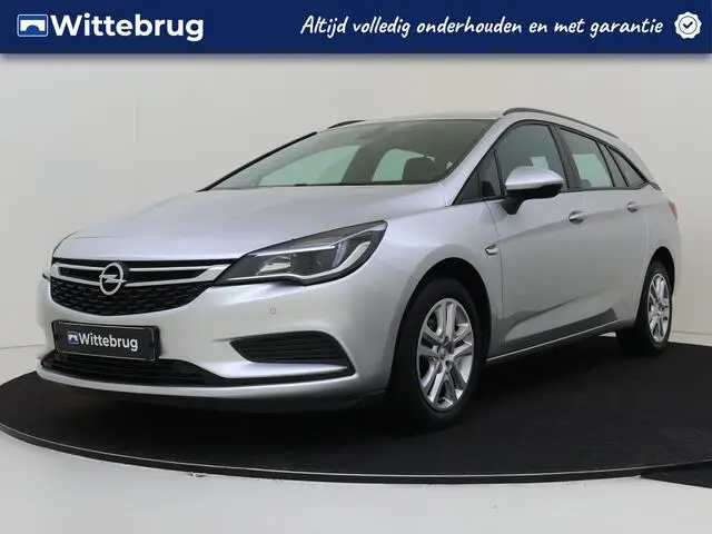 Photo 1 : Opel Astra 2017 Essence