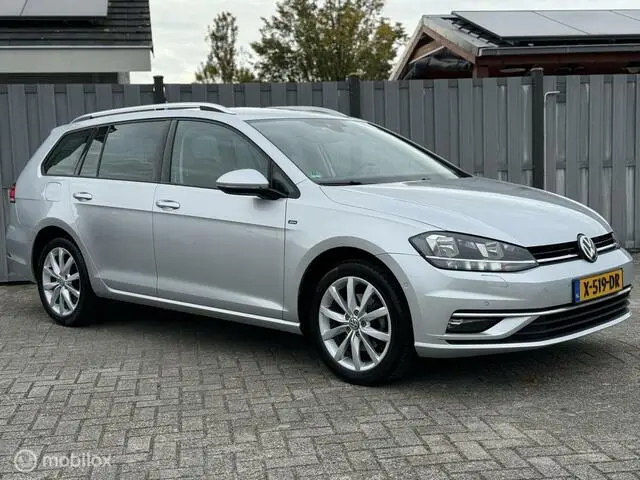 Photo 1 : Volkswagen Golf 2018 Essence