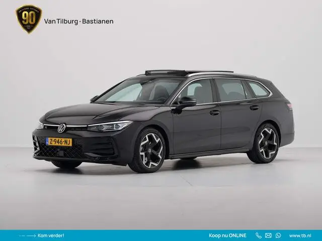 Photo 1 : Volkswagen Passat 2024 Hybrid