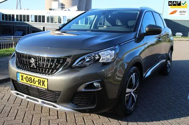 Photo 1 : Peugeot 3008 2017 Petrol