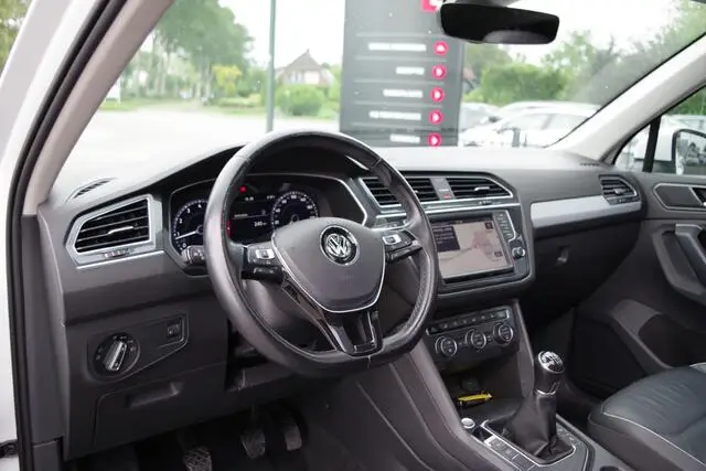 Photo 1 : Volkswagen Tiguan 2016 Essence