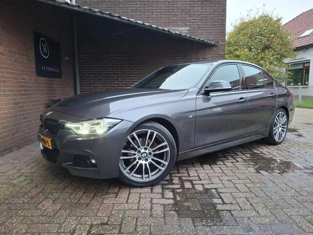 Photo 1 : Bmw Serie 3 2019 Petrol