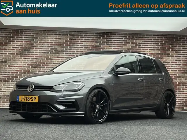 Photo 1 : Volkswagen Golf 2017 Petrol