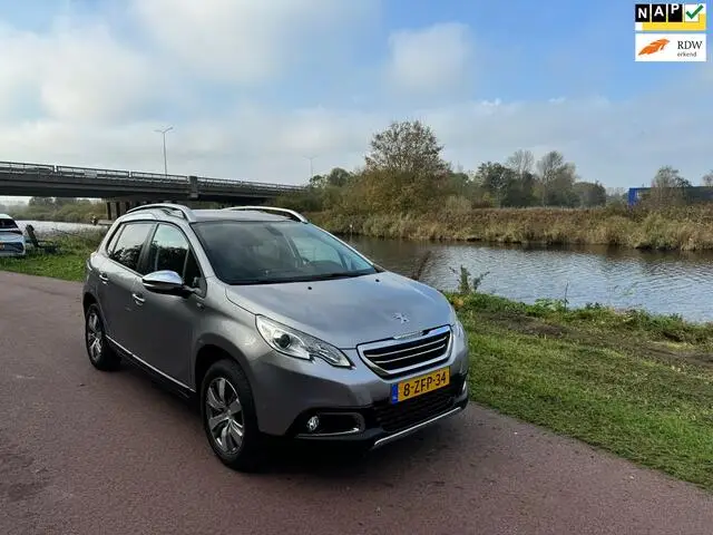 Photo 1 : Peugeot 2008 2015 Petrol