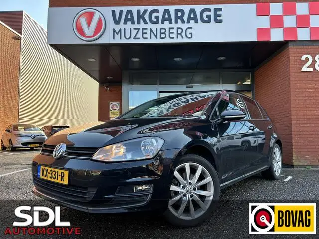 Photo 1 : Volkswagen Golf 2016 Petrol