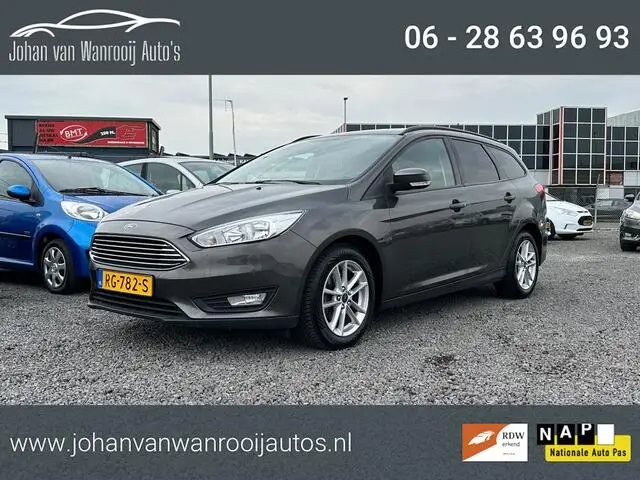 Photo 1 : Ford Focus 2017 Petrol