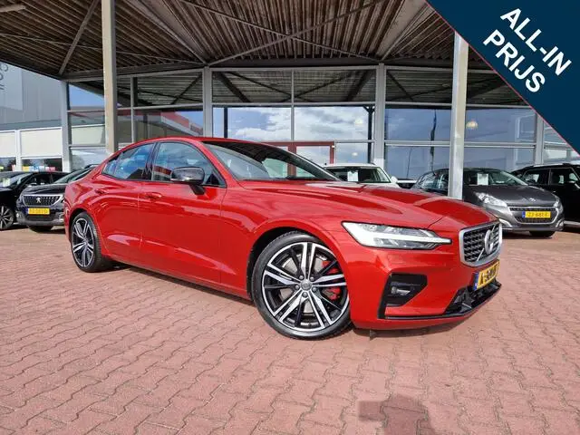 Photo 1 : Volvo S60 2019 Essence