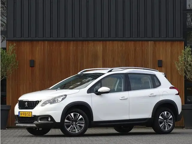 Photo 1 : Peugeot 2008 2017 Petrol