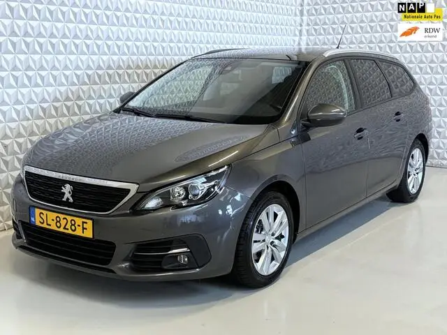 Photo 1 : Peugeot 308 2018 Petrol