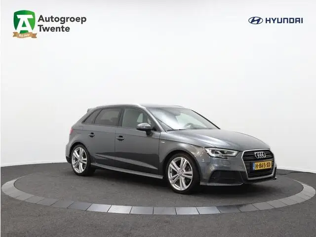 Photo 1 : Audi A3 2019 Diesel