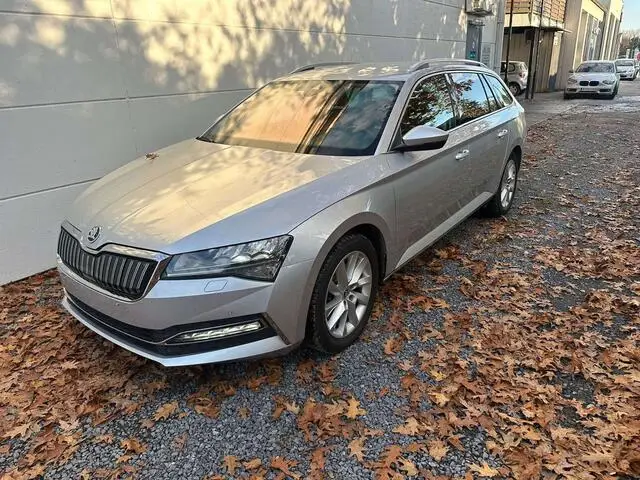 Photo 1 : Skoda Superb 2020 Non renseigné