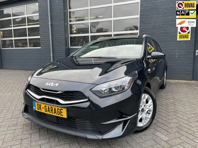 Photo 1 : Kia Ceed 2023 Petrol