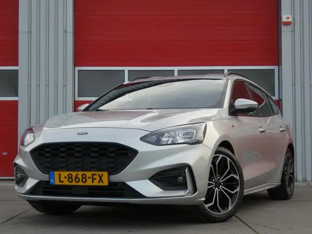 Photo 1 : Ford Focus 2021 Hybride