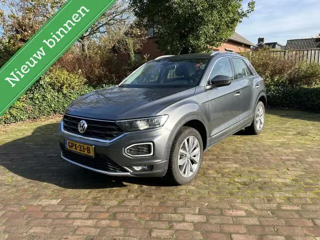 Photo 1 : Volkswagen T-roc 2020 Essence