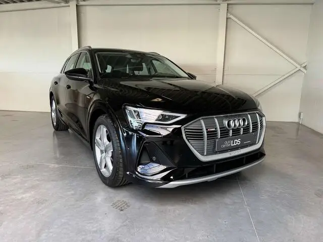 Photo 1 : Audi E-tron 2021 Électrique