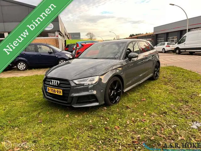 Photo 1 : Audi A3 2018 Petrol