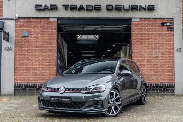 Photo 1 : Volkswagen Golf 2018 Essence