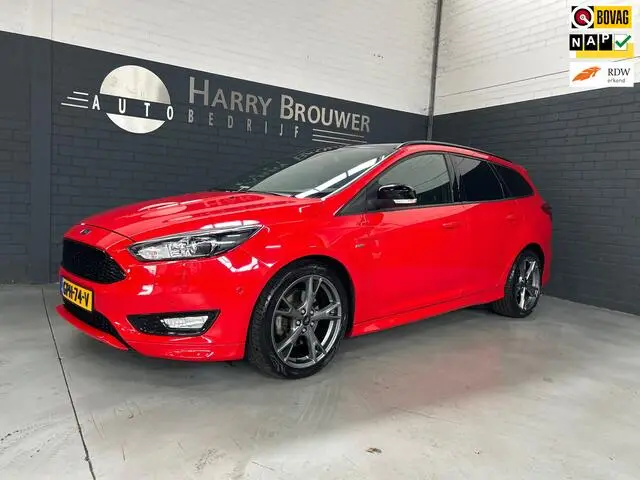 Photo 1 : Ford Focus 2017 Petrol