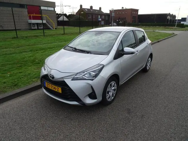 Photo 1 : Toyota Yaris 2019 Petrol