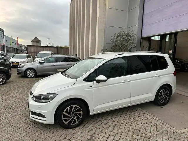 Photo 1 : Volkswagen Touran 2019 Essence