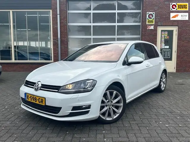 Photo 1 : Volkswagen Golf 2016 Petrol