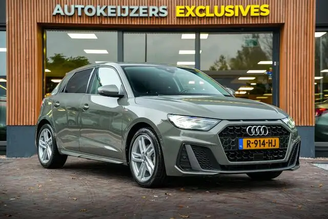 Photo 1 : Audi A1 2019 Essence